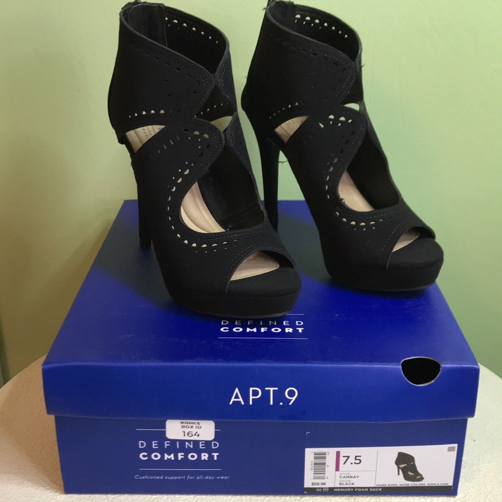 Brand New With Box APT. 9 Cambay Black Suede Pumps